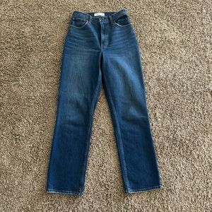 Abercrombie Curve Love Ultra High Rise 90s Straight Jean